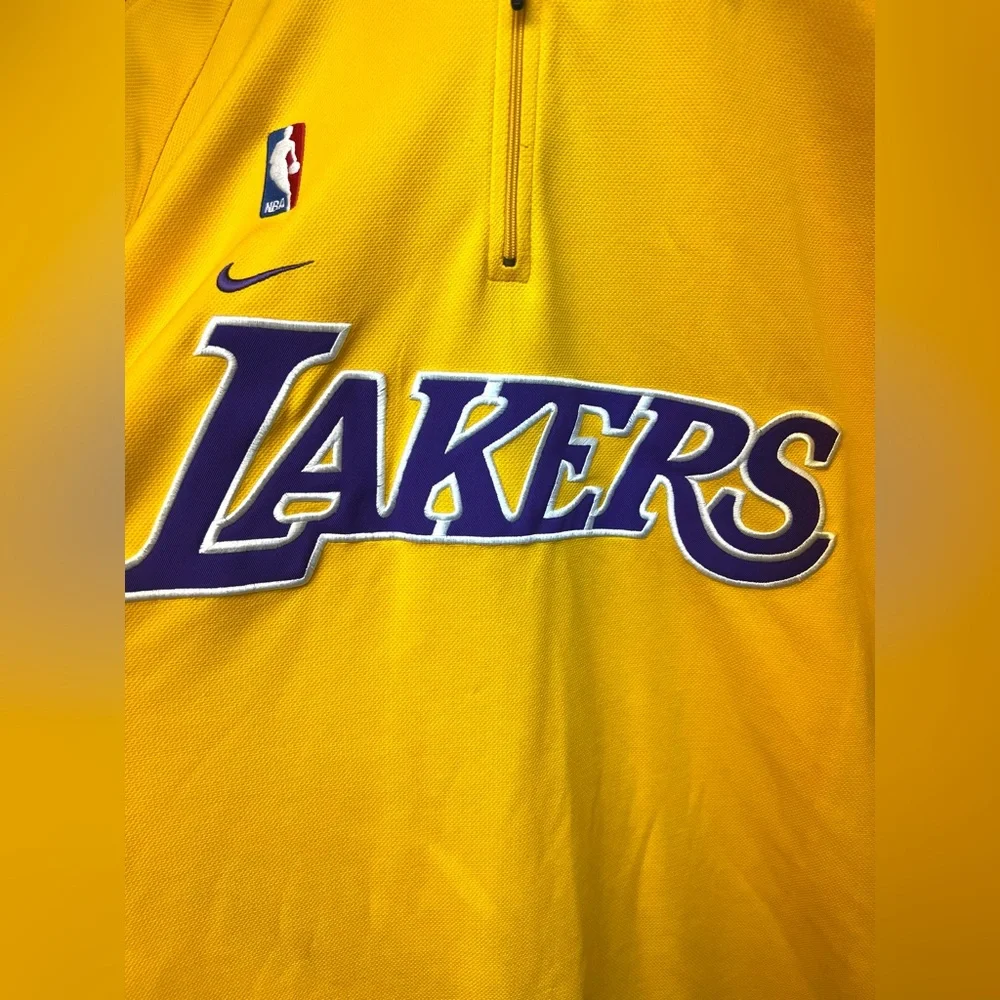 Nike-NBA‎ Adult LA Lakers Yellow/Purple Warm Up Zip -Size:XL,snag bottom front